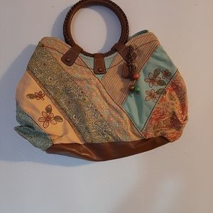 FOSSIL MOMEN'S HANDBAG. LEATHER &FABRIC  COMBINES. 3 LARGE PACKETS.&3 SMALL INSI